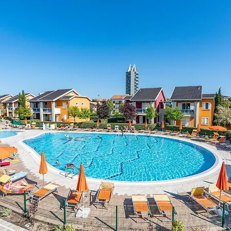 Apartment Village *